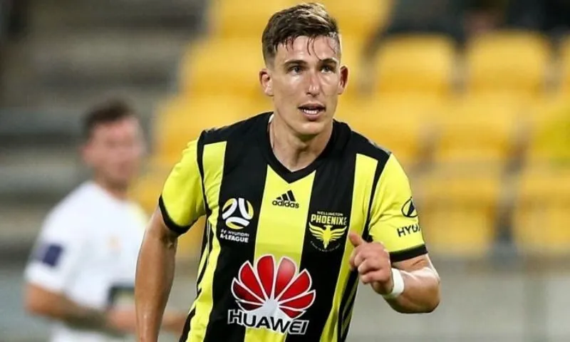 Ai là số 14 trên Wellington Phoenix? Thông tin cá nhân