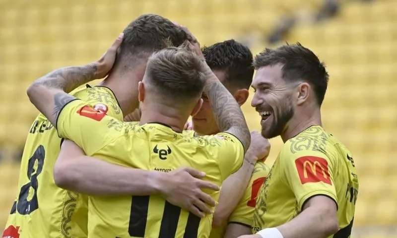 Thương vụ bán cầu thủ kỷ lục của Wellington Phoenix